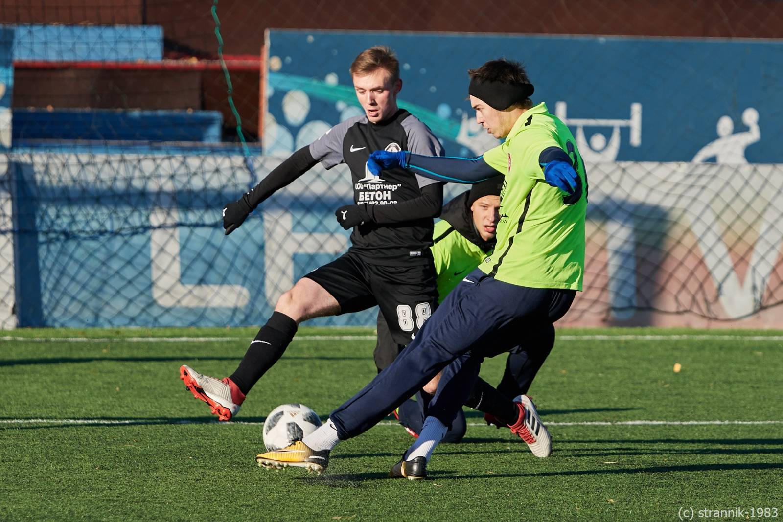 Pischevik Vs Titan 49